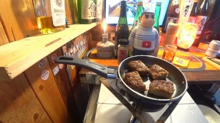 マルシンのハンバーグと美味しい日本酒で２次会