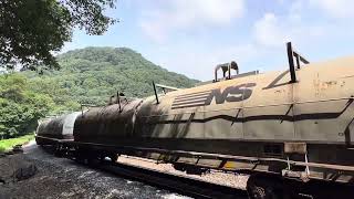NS 4145 AC44C6M leads NS 13V racing with NS 11K  NS 4165 AC44C6M leading through the Horseshoe Curve