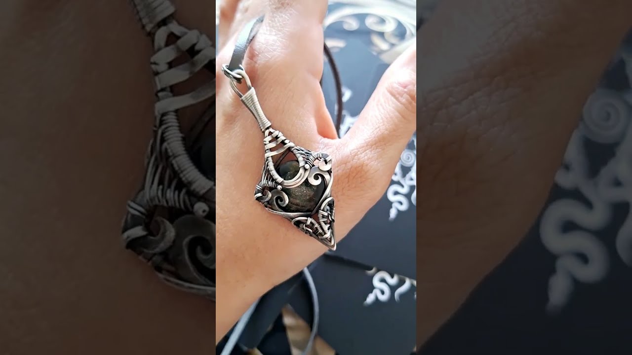 Artarina.com Gothic clothes, goth vampire necklace, alt gothic choker jewelry 