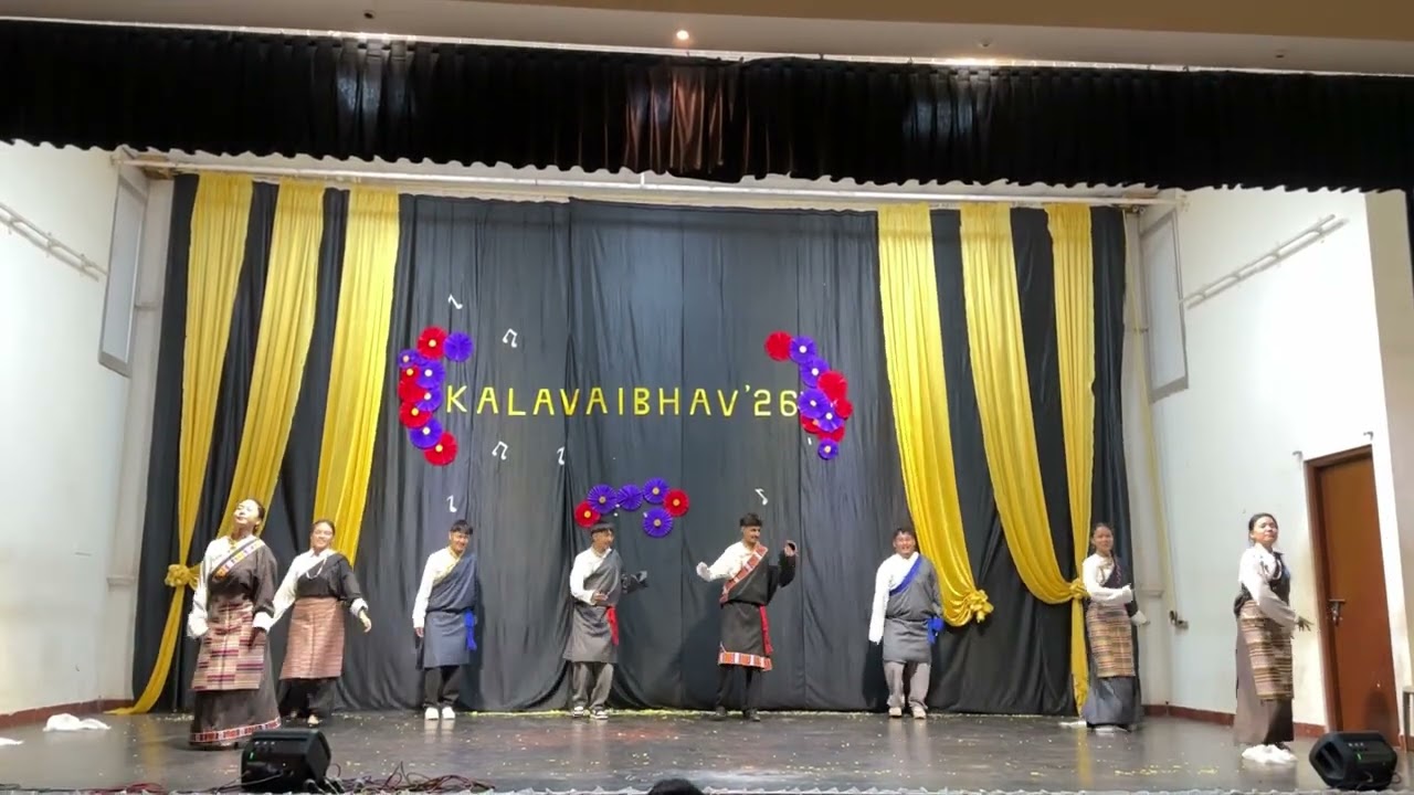 TIBETAN GROUP DANCE PERFORMANCE 