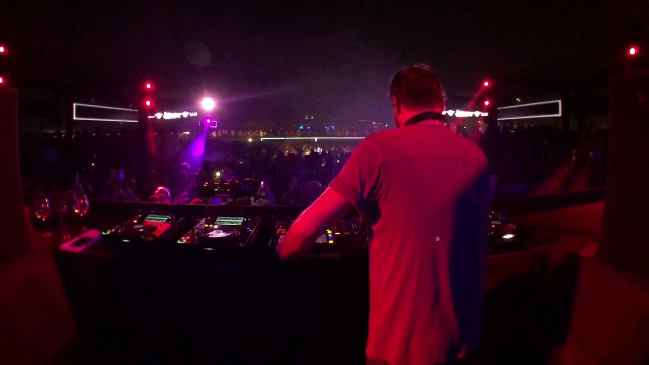 Solomun Soho Beach Dubai Snippets 04-19