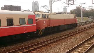 5514次高雄發車經由海線開往七堵的E236電頭+八節莒光號車廂中秋節加班舊式折疊門莒光號