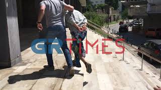Η Κοκκινομάλλα Οδηγείται Στον Ανακριτή - Grtimes.gr