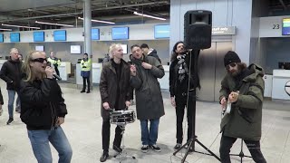 Download Lagu Hang Youth  ( Airport Eindhoven ) MP3