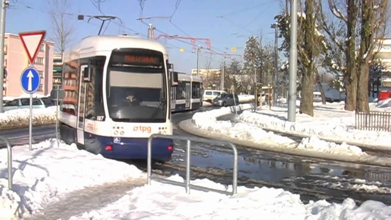 Trams et neige - Meyrin  2.12.2010.wmv