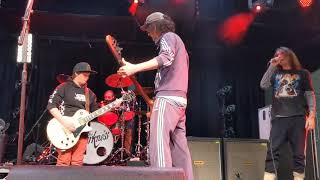 The Darkness Soundcheck 2/12/19 - Love Is Only A Feeling chords