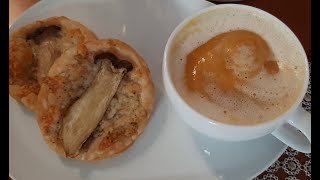 מרק כתום עשיר עם ארומה של תפוז וקציפת חלב
