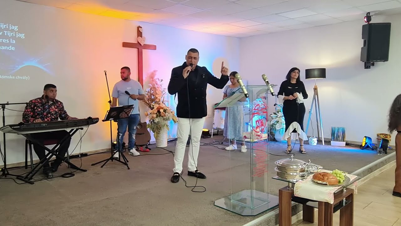 Andre tijro vas Devla, hin mange mišto Devla