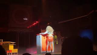 Mentiras El Musical - Pobre Secretaria