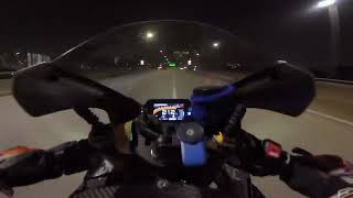 Ay Tenli Kadın - Yamaha R1M