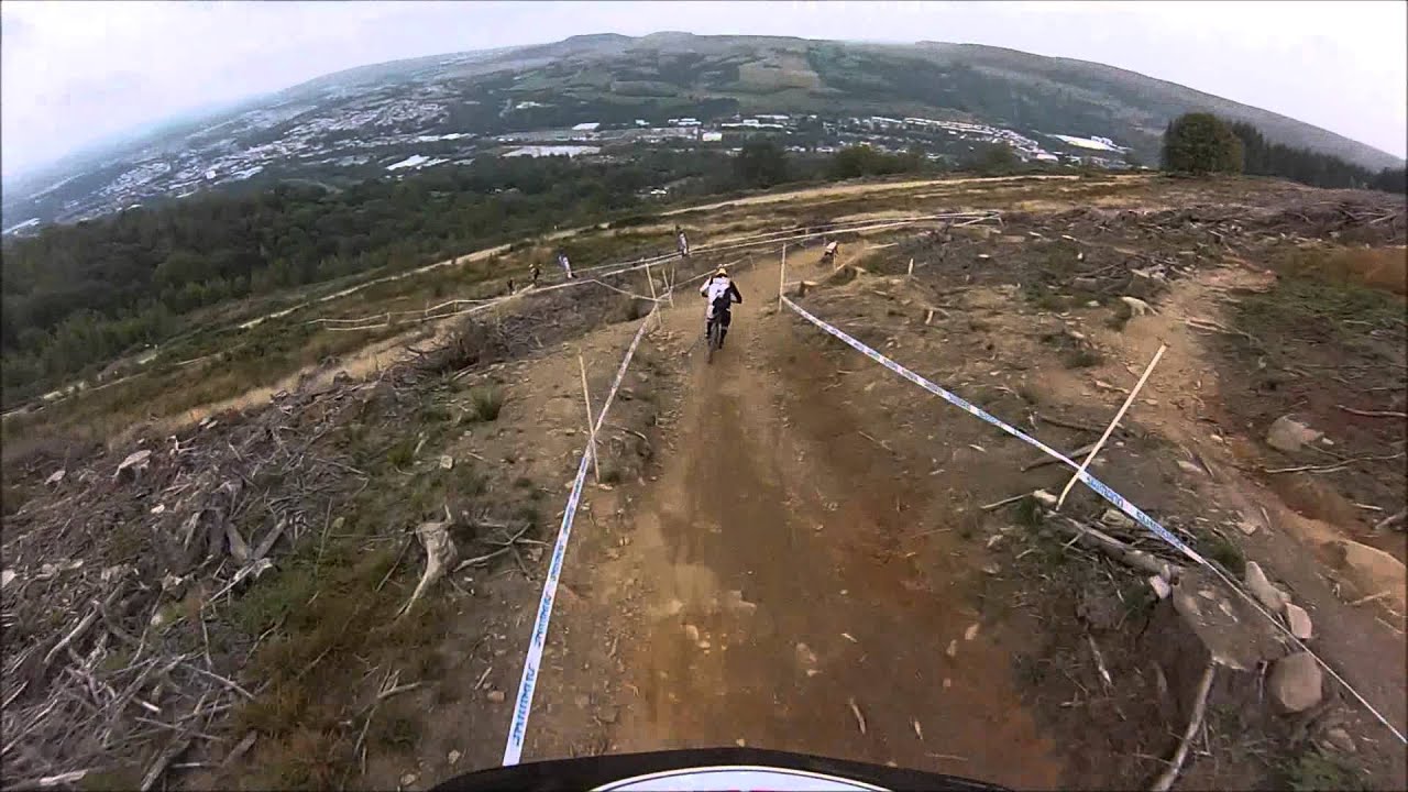 Josh Lowe and Harry Molloy at Bikepark Wales BDS