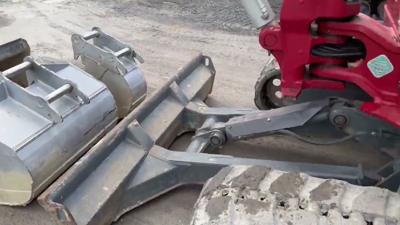 Takeuchi  TB260 - POWERTILT - 3X BUCKETS - 2019 YEAR (VERKAUFT)