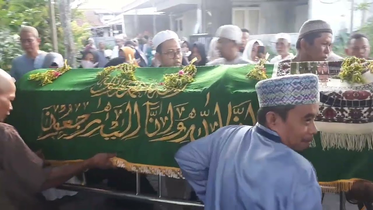 pemakaman almarhum ahmad fitriadi ( paman ifit )