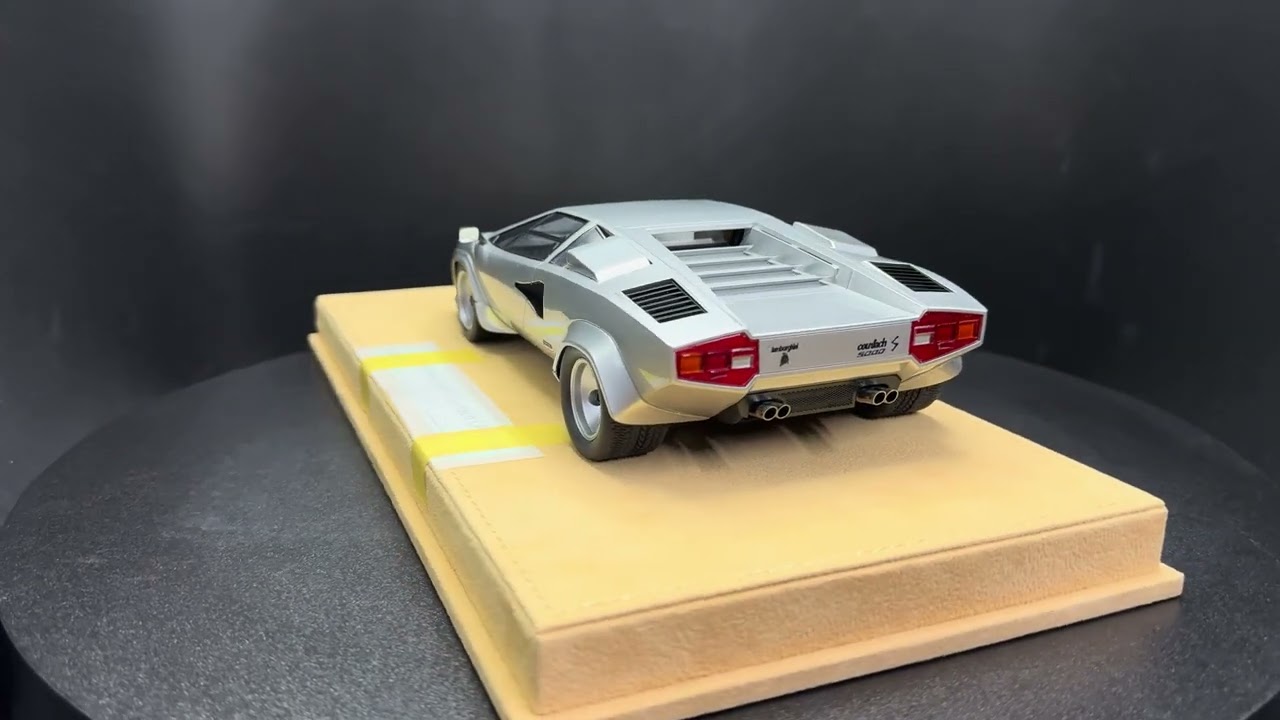 Make Up MU 1/18 Lamborghini Countach LP5000S 1982 Silver IM065E