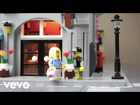 Too Many T&#039;s - Neighbours