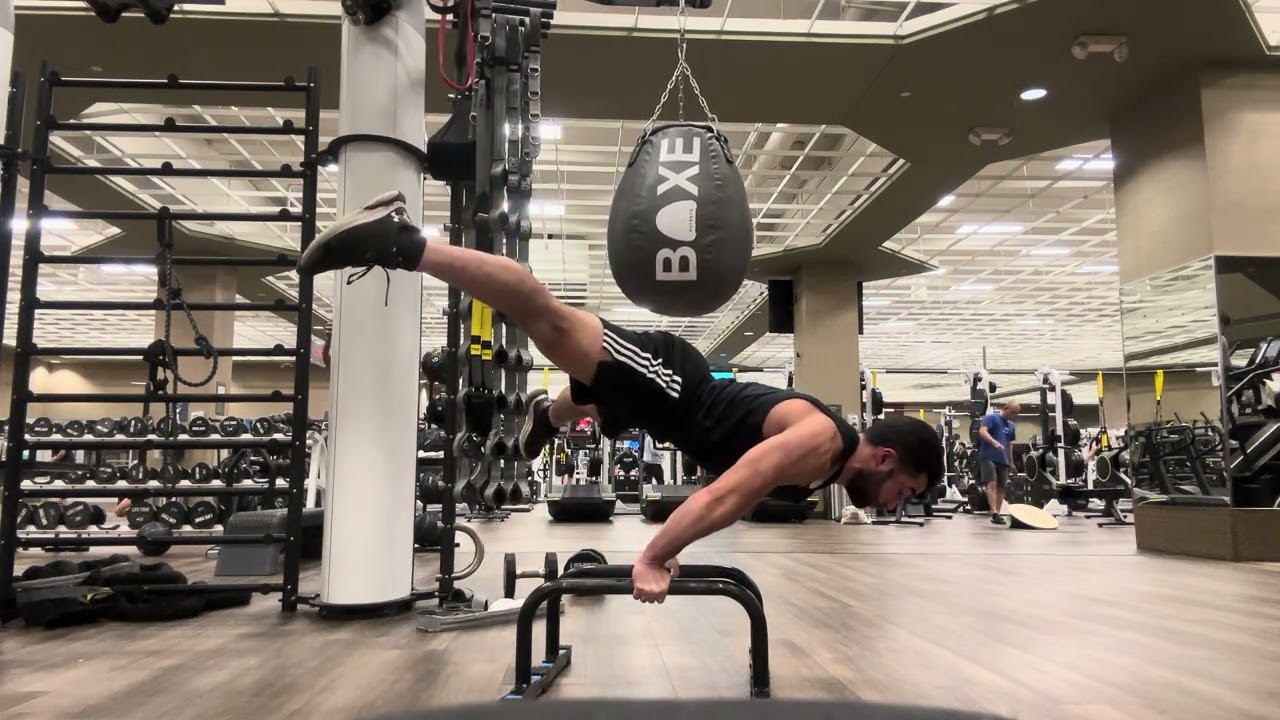 Straddle Planche hold (6.39 seconds)
