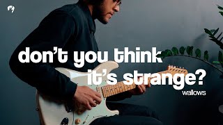 Vídeo de Don't You Think It's Strange?