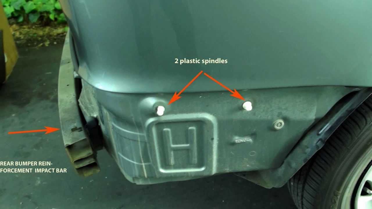 2000 Toyota Sienna rear Bumper cover replacement (1998-2003) - YouTube