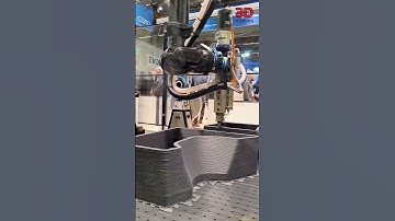 3D printing with a robotic arm! (Video by 3d_natives on insta)