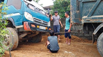 Xe ô Tô Tải Ben Lùi Đổ Đất Bị Lún Bánh Quá Sâu, 2 Tiếng Đồng Hồ Mới Xử Lý Thành Công