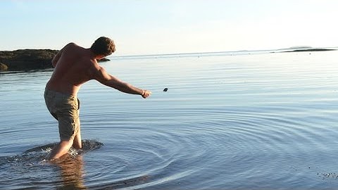 Squash coaching: Skimming a stone forehand technique