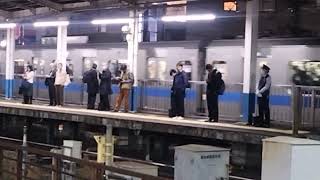 小田急線3000形3268F編成更新車+小田急線3000形3258F編成藤沢駅同時発車