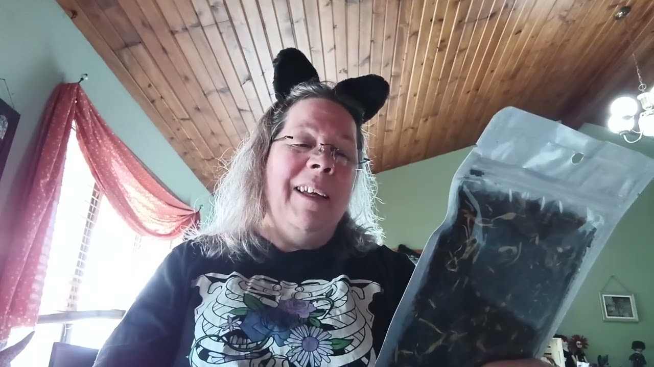 MY FIRST ORDER FROM PURRSONALITEAS