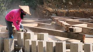 Create ventilation grooves in the concrete to prevent the wooden posts from rotting.