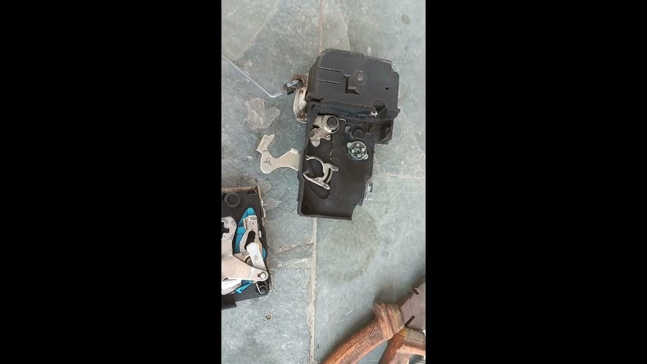 Problema na fechadura da porta, que não trava no Peugeot 207, como resolver de forma definitiva.