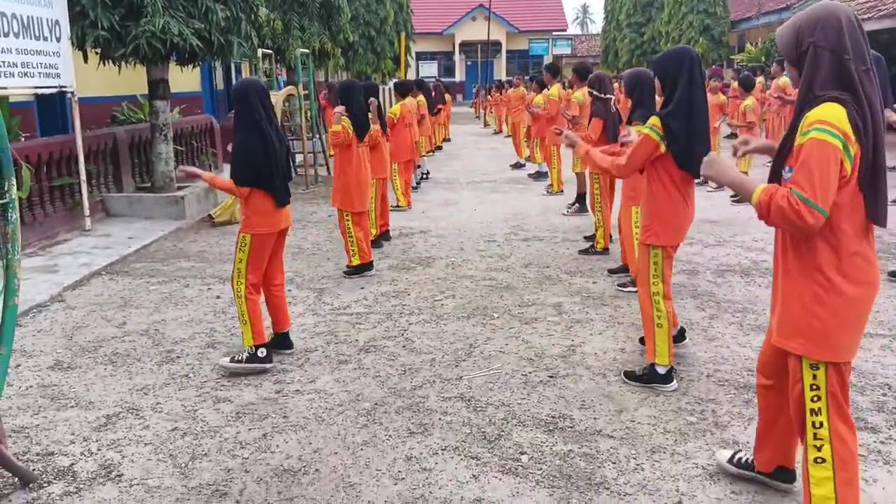 Senam anak Indonesia Hebat 