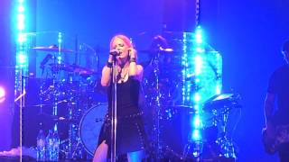 Garbage - 12 A Stroke Of Luck (live in Tilburg 2015)