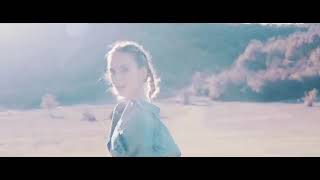 Cemre Solmazın Bir Dilek Şarkısının Küçük Bir Detayı