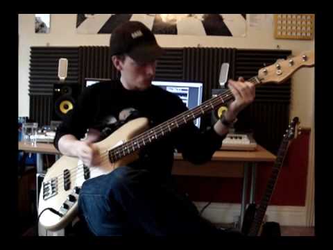 Louis Johnson / Michael Jackson - Get on The Floor + Solo (Bass / Bassline / Playalong) - YouTube