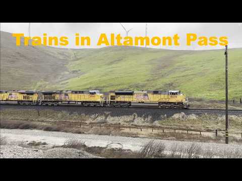 Trains in Altamont Pass