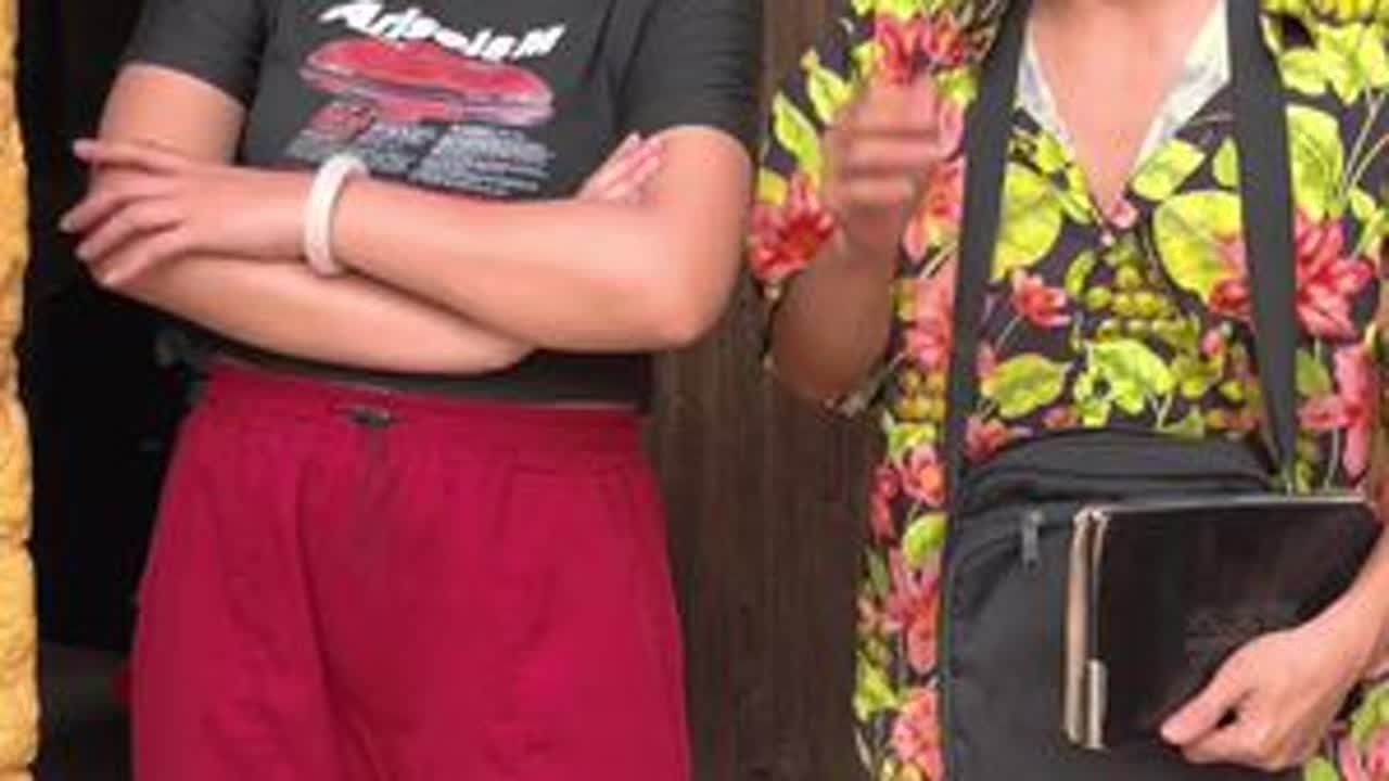 把我家电停了三个月还有脸过来真是冤家路窄 #我的乡村生活 #搞笑日常 #农村原创视频