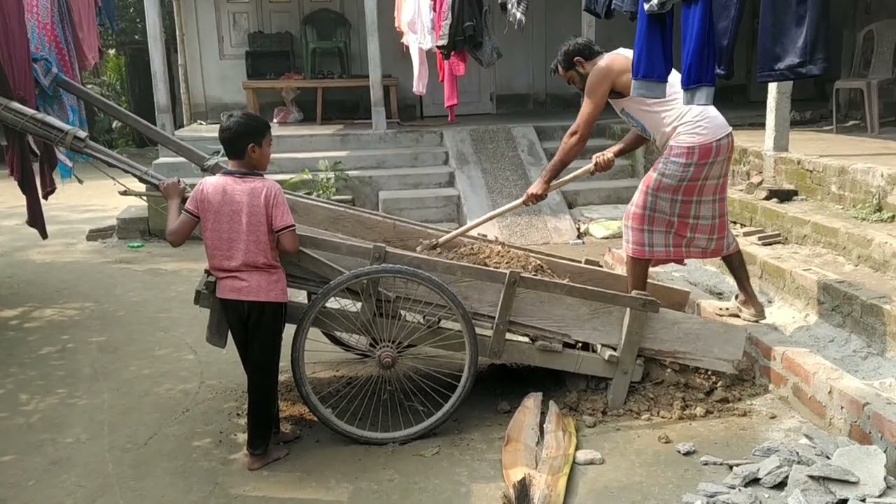সবুজে ঘেরা গ্রামের জীবন অনেক কঠিন সারাদিন মাটি কাটলাম বারান্দায় 
