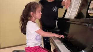 Bach Prelude in C minor BWV 999 - Sophia (age 5)