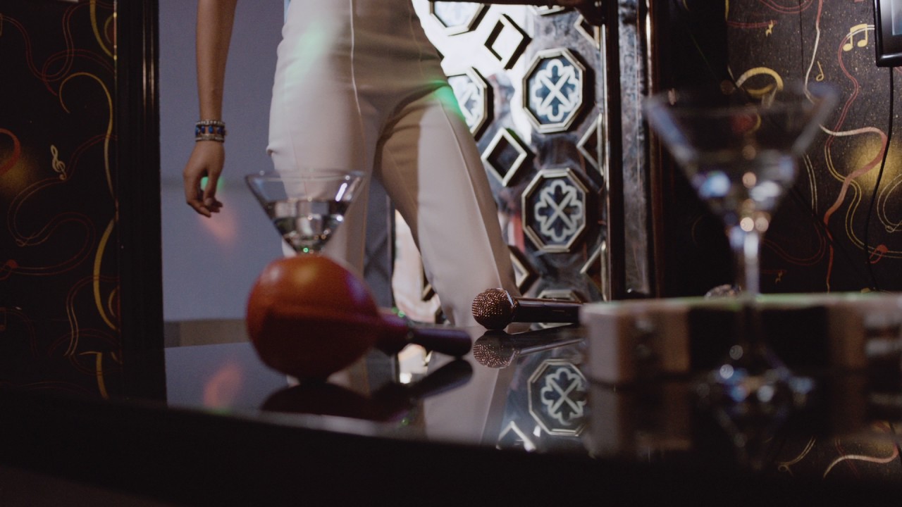 Holiday Style: the Cocktail Party