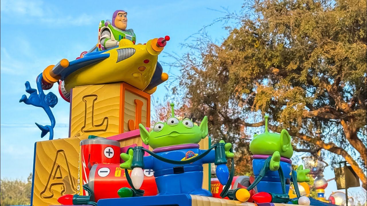 Disneyland Christmas Fantasy Parade 2025