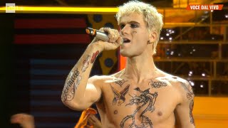 Tale e quale show 2022 - Pierpaolo Pretelli imita Achille Lauro e bacia Malgioglio