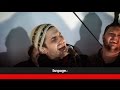 Luca Marinelli e Claudio Santamaria cantano "Un'emozione da poco"