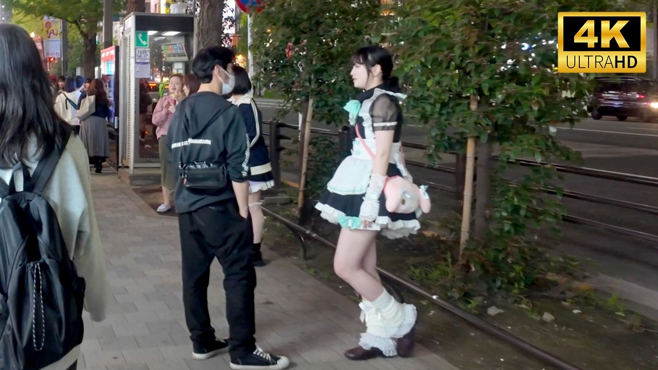 Maids working hard in Akihabara on Friday nights - Maids, Anime and Gunpla [4K 60fps ASMR]