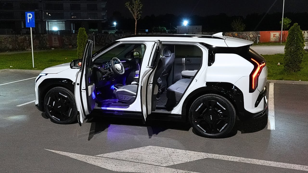 Kia EV3 2025 Night Light Review