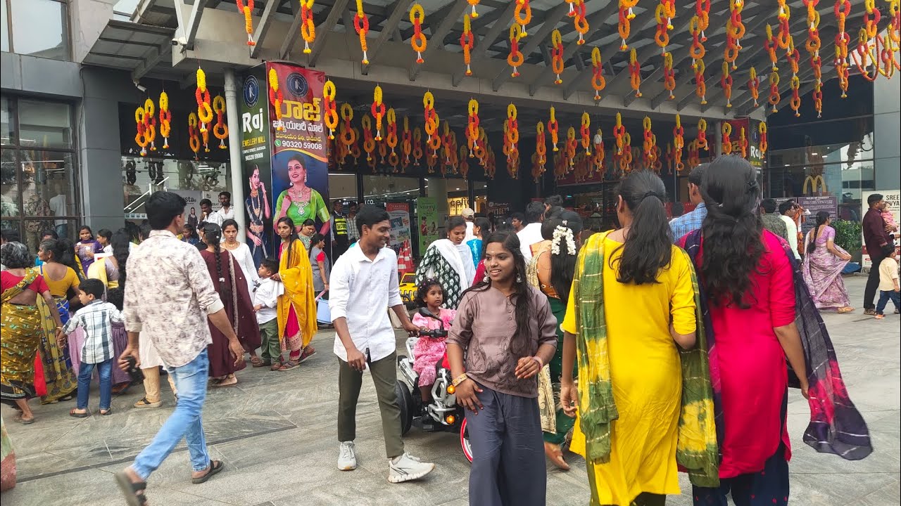 Kakinada Srmt mall😍