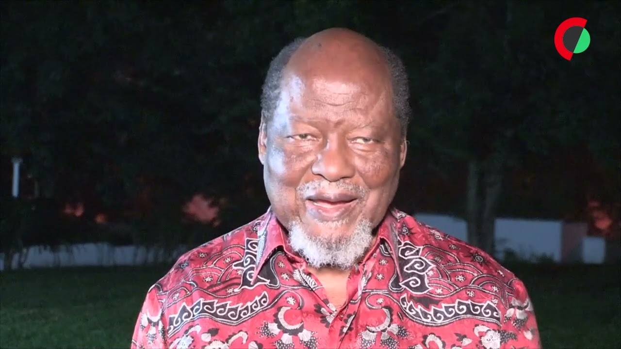 Chissano diz-se “surpreendido” com qualidades de Chapo
