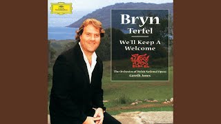 Video thumbnail of "Bryn Terfel - Traditional: Ar Lan Y Mor"