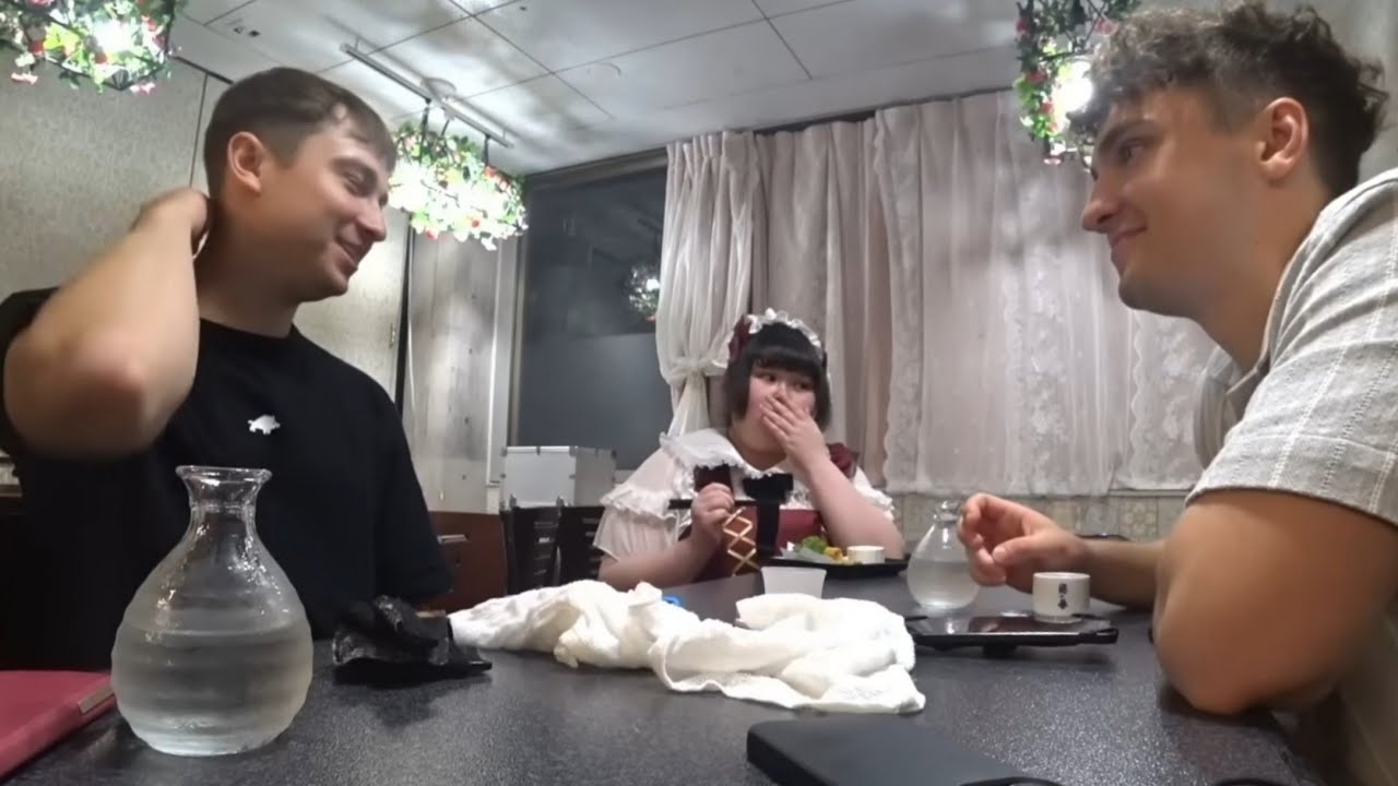 NAJGORSZY MAID CAFÉ W JAKIM BYŁEM (oszukali nas?) | Japonia: Tokio 🇯🇵 | Azdus x Franio