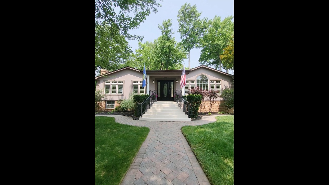 Another Anchorage Listing with so much charm. 