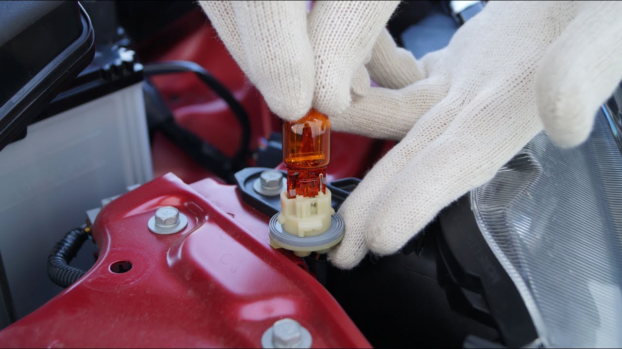 Mitsubishi Lancer - Front Left Turn Signal Light ...