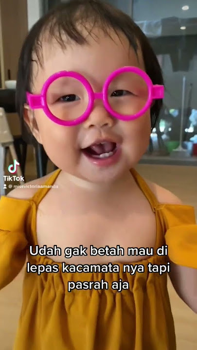 Bayi pakai kacamata lucu sekali #shorts